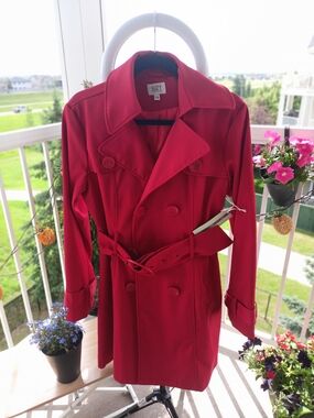 Suzy Shier Vibrant Red Double-Breasted Trench Coat with Belt